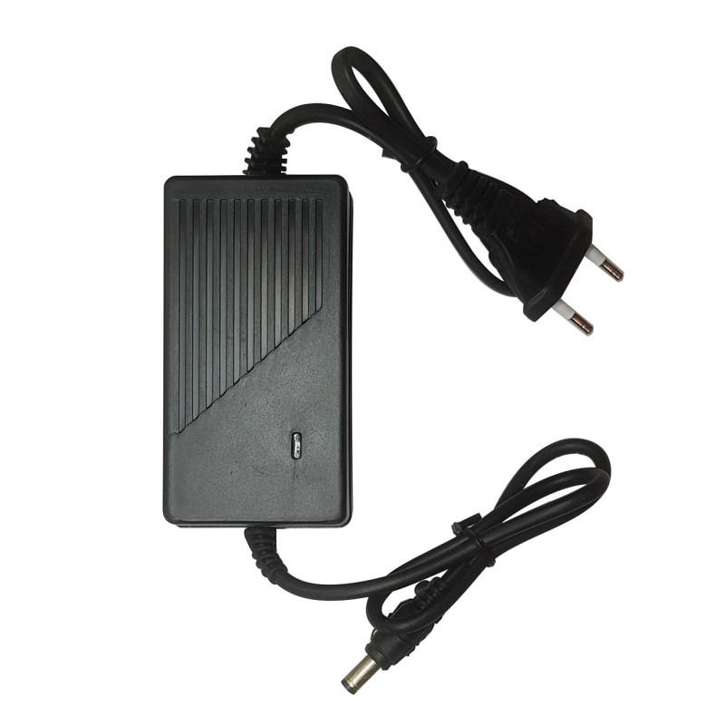 منبع تغذیه 12 ولت 2 آمپر